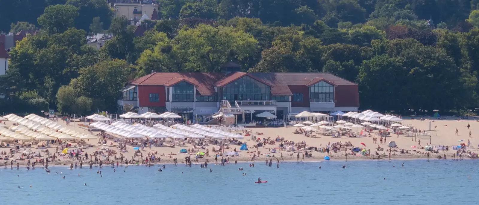 Przelot nad MUDO, kadr z filmu